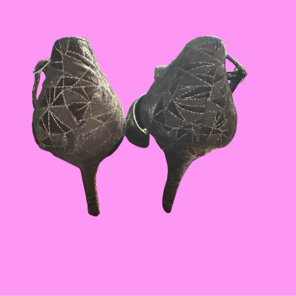 WILD ROSE🌹 Y2K Vibe Pointed Toe Heels 🌹 Ankle Strap🌹Size 9 🌹NWOB 🌹 So Gorgeous 🌹 - Picture 7 of 8